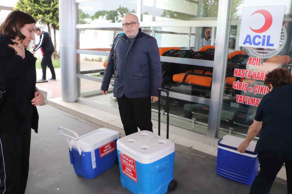 TOKAT'TA GEÇİRDİĞİ TRAFİK KAZASINDA HAYATINI KAYBEDEN 21 YAŞINDAKİ GENCİN KARACİĞERİ OMÜ TIP FAKÜLTESİ'NDE TEDAVİ GÖREN 52 YAŞINDAKİ HASTAYA NAKLEDİLDİ. 5 YILDIR KARACİĞER BEKLEYEN HASTA YAŞAMA TUTUNDU