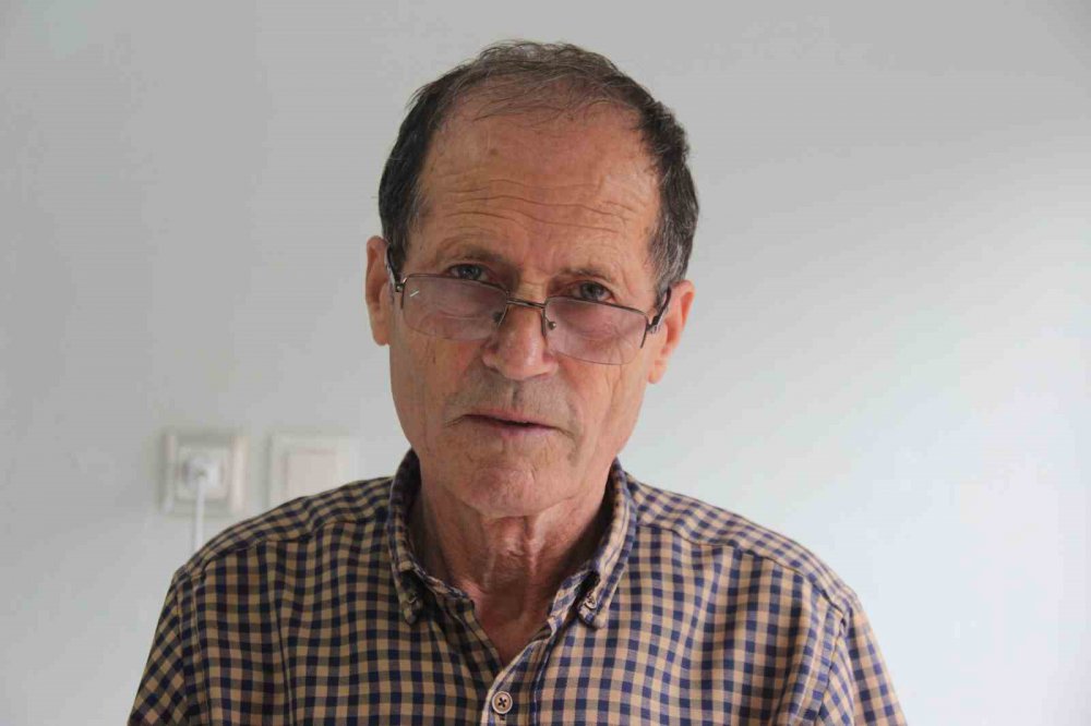 KOCAELİ'DE YAŞAYAN 69 YAŞINDAKİ RIZA AKSOYLU, EMEKLİ OLMASINA RAĞMEN HİÇBİR ZAMAN EVDE OTURMAK İSTEMEDİ. 61 YAŞINDA LİSEYE BAŞLADI, 65 YAŞINDA ÜNİVERSİTE SINAVLARINA GİRDİ