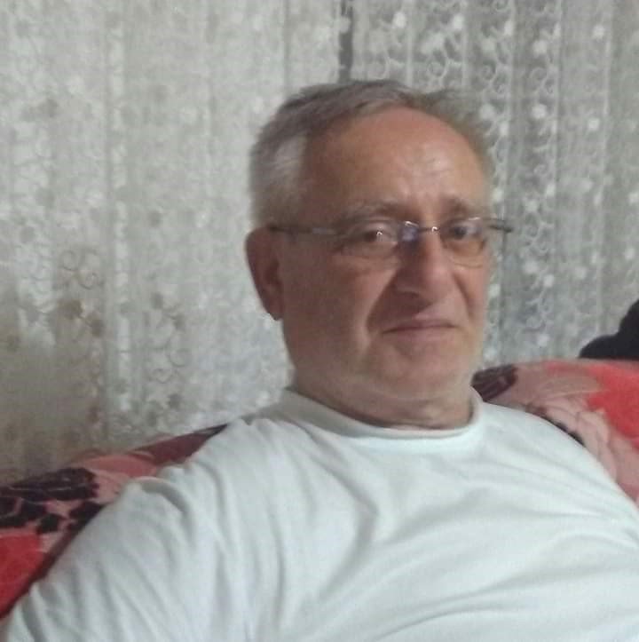 TRABZON'UN SÜRMENE İLÇESİNDE SEÇİM ZAFERİNİ SİLAH ATARAK KUTLAMAK İSTERKEN TUTUKLUK YAPAN TABANCASI İLE YANLIŞLIKLA KENDİNİ VURARAK HAYATINI KAYBEDEN ŞAHIS BUGÜN SON YOLCULUĞUNA UĞURLANDI