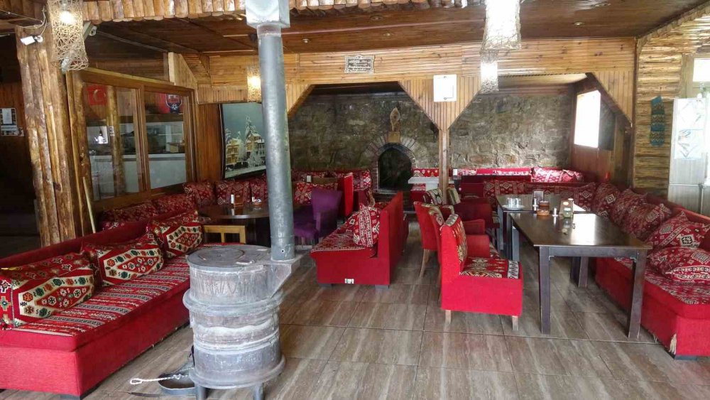 TÜRKİYE VE AVRUPA'NIN EN UZUN, DÜNYANIN İSE 3. EN UZUN TÜNELİ OLAN TRABZON-GÜMÜŞHANE KARAYOLU ÜZERİNDEKİ YENİ ZİGANA TÜNELİ'NİN HİZMETE AÇILMASIYLA BİNLERCE ARACIN GEÇİŞ SAĞLADIĞI ZİGANA GEÇİDİ SESSİZLİĞE BÜRÜNDÜ