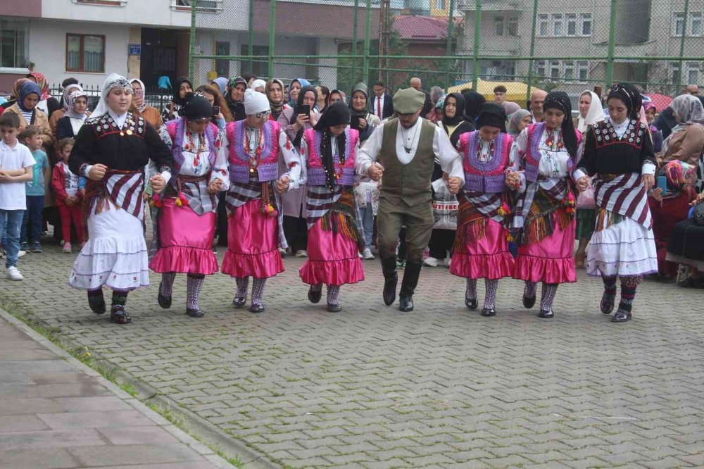 GİRESUN'UN GÖRELE İLÇESİNDE HALK EĞİTİM MERKEZİ (HEM) MÜDÜRLÜĞÜ TARAFINDAN 2022-2023 EĞİTİM-ÖĞRETİM YILINDA AÇILAN 378 KURSA 5 BİN 866 KURSİYER KATILDI