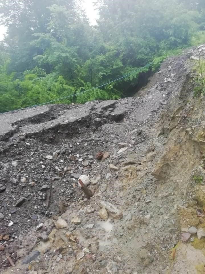 KASTAMONU'DA İKİ GÜN ÖNCE YAŞANAN SEL SEBEBİYLE YOLU ULAŞIMA KAPANAN KÖYLERİN SAYISI YAPILAN ÇALIŞMALARLA 17'YE DÜŞTÜ