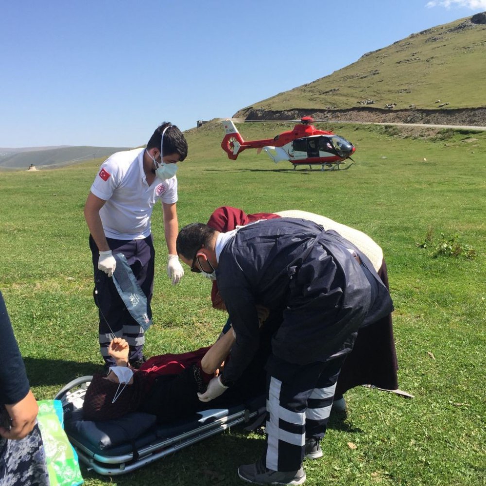 TÜRKİYE'DE EN ÇOK HAVA AMBULANSI KULLANILAN BÖLGELERDEN BİRİ OLAN DOĞU KARADENİZ BÖLGESİNDE HAVA 61 HELİKOPTER AMBULANSI BÖLGENİN ZORLU COĞRAFİ ŞARTLARINA RAĞMEN HİZMET VERİYOR
