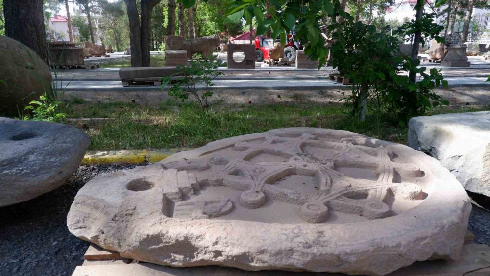 ANADOLU'DA BİRÇOK MEDENİYETE EV SAHİPLİĞİ YAPAN ERZURUM'DA TAŞ ESERLER MÜZESİ KURULUYOR
