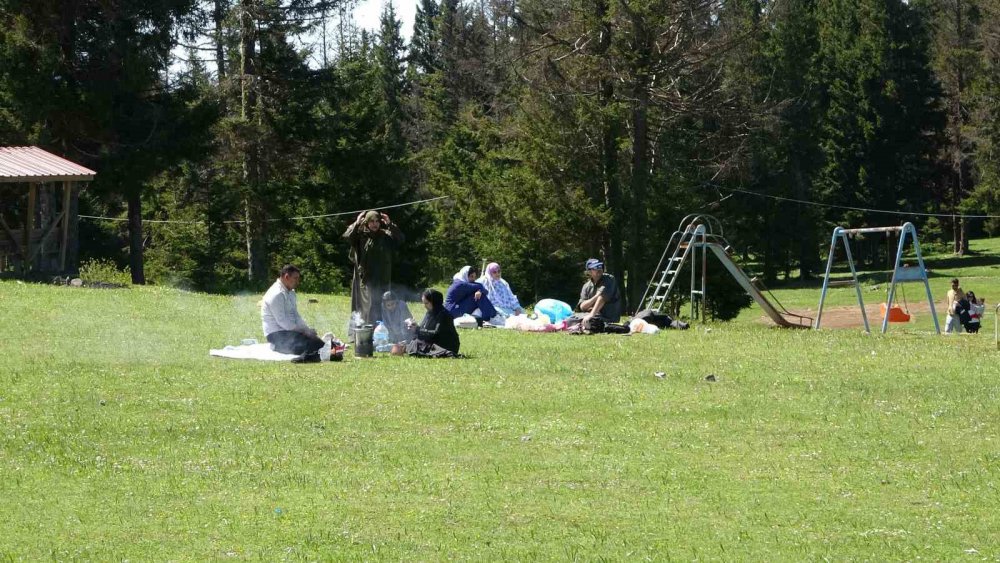 TRABZON HAVALİMANI’NDA TURİZM SEZONU YOĞUNLUĞU BAŞLADI