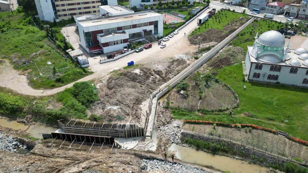 ÇEVRE, ŞEHİRCİLİK VE İKLİM DEĞİŞİKLİĞİ BAKANLIĞI TARAFINDAN 50 MİLYON LİRALIK HİBE DESTEĞİ SAĞLANARAK BAŞLATILAN "FATSA MİLLET BAHÇESİ PROJESİ'NDE ÇALIŞMALAR HIZLI BİR ŞEKİLDE DEVAM EDİYOR