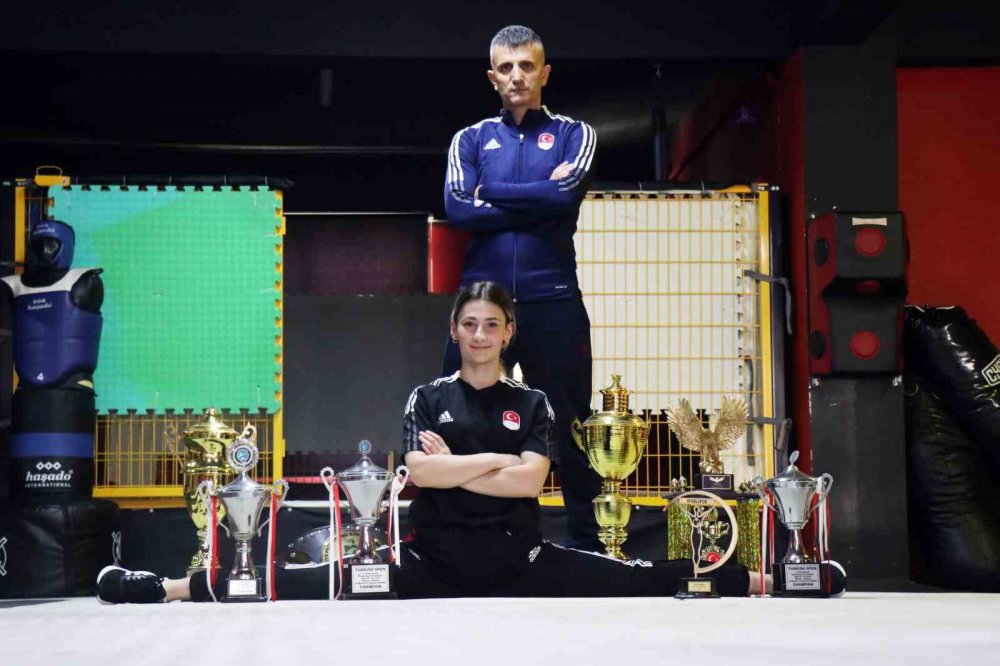 2019 YILINDA AVRUPA'NIN EN İYİ KADIN DÖVÜŞÇÜSÜ SEÇİLEN VE NEREDEYSE YAŞININ İKİ KATI KADAR ŞAMPİYONLUĞU BULUNAN 20 YAŞINDAKİ SAKARYALI KİCK BOKS SPORCUSU AFRA ADIYAMAN, POLONYA'DA DÜZENLENEN 3.AVRUPA OYUNLARI'NA HAZIRLANIYOR