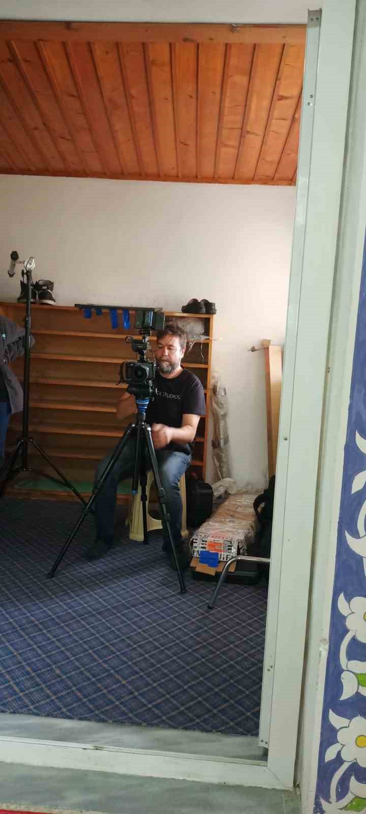 TRABZON'UN MAÇKA İLÇESİ PİLAV DAĞI'NA 2003 YILINDA DÜŞEN İSPANYOL UÇAĞINA İLK ULAŞAN CAMİ İMAMININ GÖSTERDİĞİ ÇABA İSPANYA'DA BELGESELE KONU OLDU