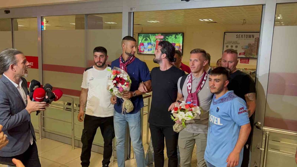 TRABZONSPOR’UN , PRENSİP ANLAŞMASINA VARDIĞI MİSLAV ORSİC VE JOAQUİN FERNANDEZ, BORDO-MAVİLİ TARAFTARLARCA TRABZON'DA COŞKUYLA KARŞILANDI