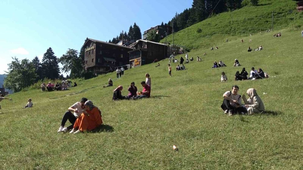 AYDER YAYLASI’NI KURBAN BAYRAMI TATİLİ BOYUNCA 100 BİNE YAKIN TURİST ZİYARET ETTİ