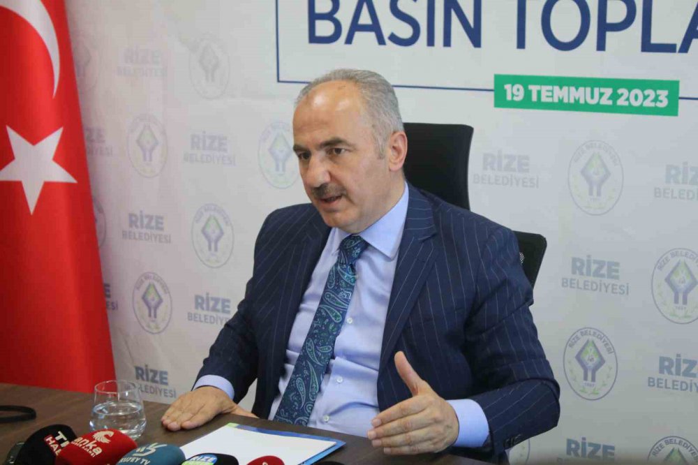 BAŞKAN METİN, BELEDİYE MECLİS ÜYESİNE DARP EDİLMESİNİ DEĞERLENDİRDİ: “BU ARKADAŞIMIZ BİR DAHA BİZİMLE MASAYA OTURMA DURUMUNU YOK ETTİ”