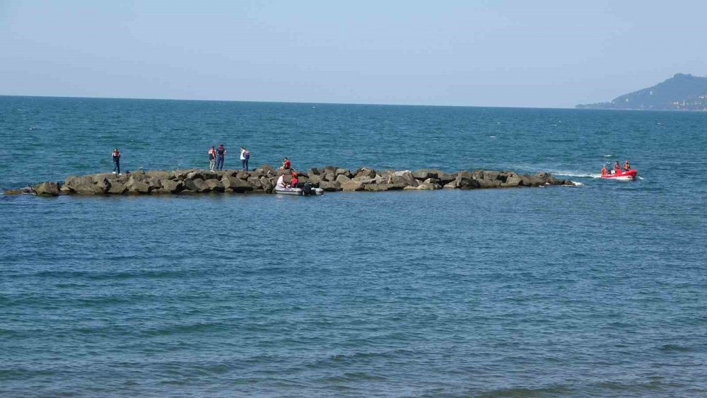 ORDU'DA DENİZDE KADIN CESEDİ BULUNDU. CESEDİN 14 GÜN ÖNCE KAYBOLAN 55 YAŞINDAKİ NACİYE YILMAZ'A AİT OLDUĞU TAHMİN EDİLİYOR