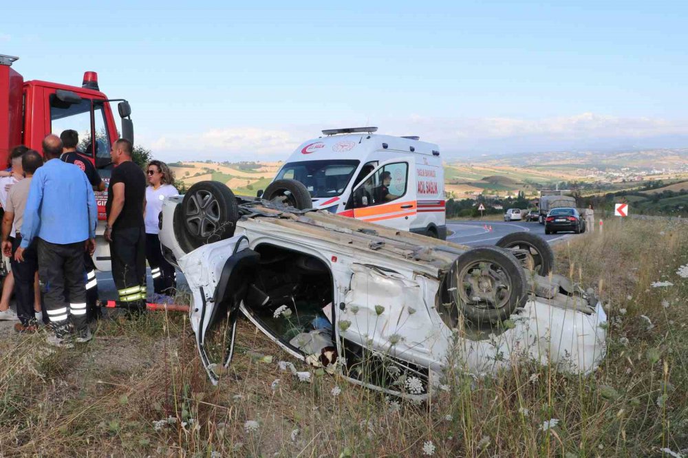 SAMSUN'UN HAVZA İLÇESİNDE TIR İLE OTOMOBİLİN ÇARPIŞTIĞI KAZADA 3'Ü ÇOCUK 5 KİŞİ YARALANDI