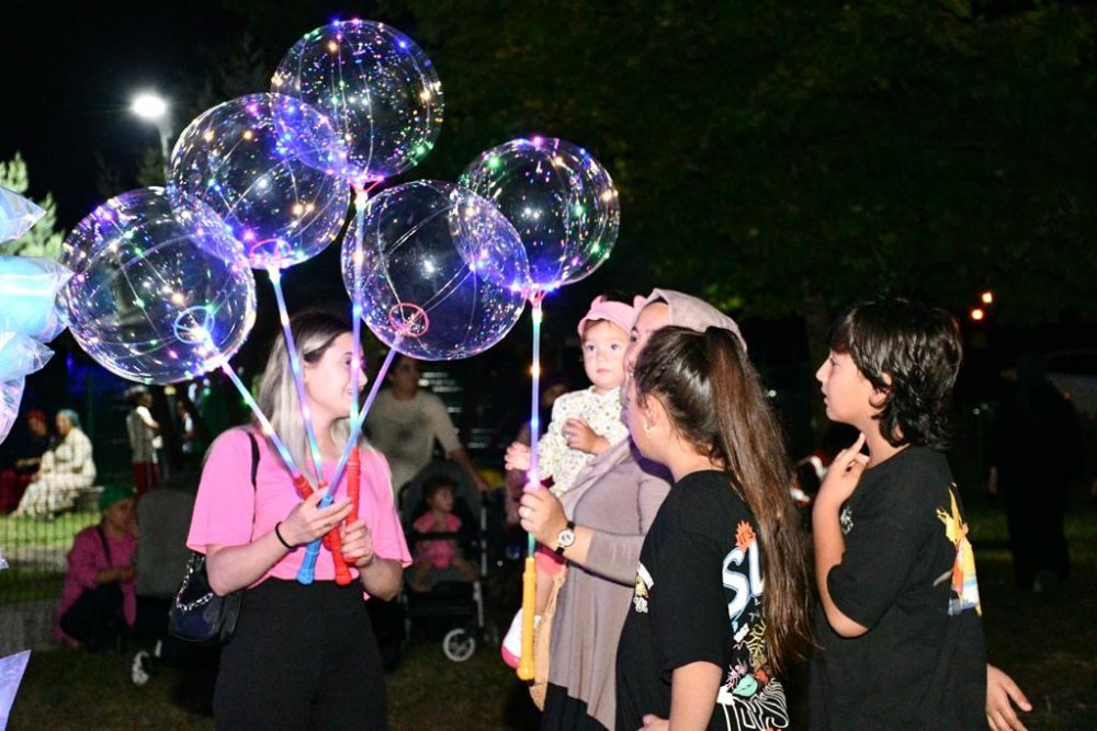 SAMSUN TERME BELEDİYESİ KÜLTÜR VE SOSYAL İŞLER MÜDÜRLÜĞÜ AÇIK HAVA YAZ ETKİNLİKLERİ ÇERÇEVESİNDE DÜZENLENEN "YAZLIK SİNEMA GÜNLERİ" VATANDAŞLARIN YOĞUN İLGİSİ İLE BAŞLADI