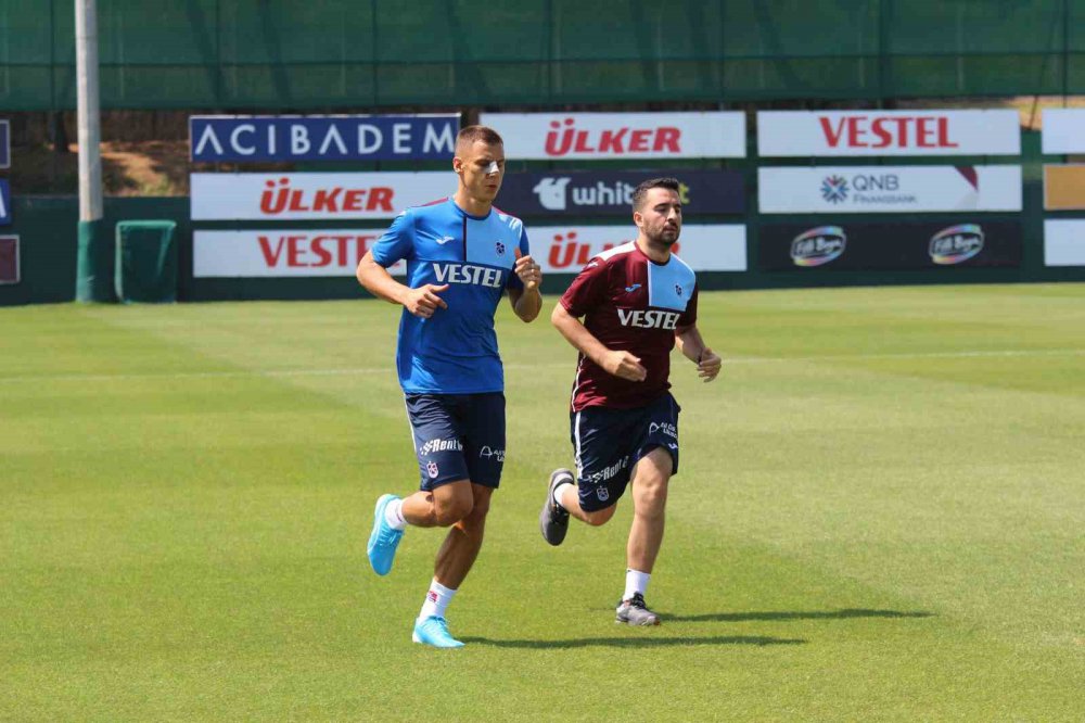 TRABZONSPOR YENİ SEZON HAZIRLIKLARINI BUGÜN SAAT 10.00'DA YAPTIĞI ANTRENMANLA SÜRDÜRDÜ. BORDO-MAVİLİLERDE 7 FUTBOLCU ANTRENMANDA YER ALMADI