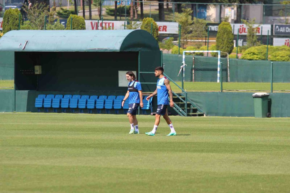 TRABZONSPOR YENİ SEZON HAZIRLIKLARINI BUGÜN SAAT 10.00'DA YAPTIĞI ANTRENMANLA SÜRDÜRDÜ. BORDO-MAVİLİLERDE 7 FUTBOLCU ANTRENMANDA YER ALMADI