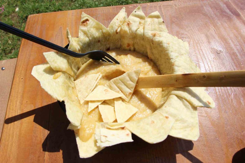 TRABZON'DA GİRİŞİMCİ İŞADAMI MURAT ONUR, 5 YIL EMEK VEREREK GELİŞTİRDİĞİ YÖNTEMLE KARADENİZ YÖRESİNİN MEŞHUR YEMEĞİ KUYMAĞI DONDURULMUŞ HALDE PAKETLEMEYİ BAŞARDI