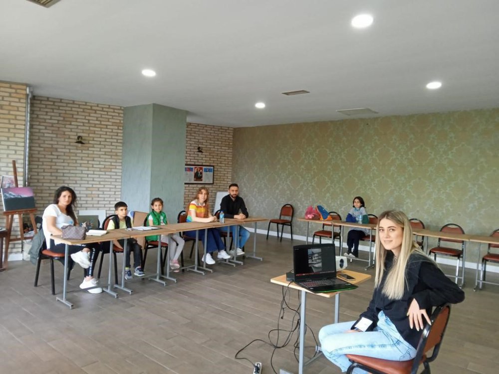 AKÇAABAT BELEDİYESİ TARAFINDAN HAMAM ÇİMENİ ÇARŞISI'NDA, SANATSAL, KÜLTÜREL VE EĞİTSEL FAALİYETLERİ BİR ÇATI ALTINDA TOPLAMAK AMACIYLA SANAT AKADEMİSİ AÇILDI