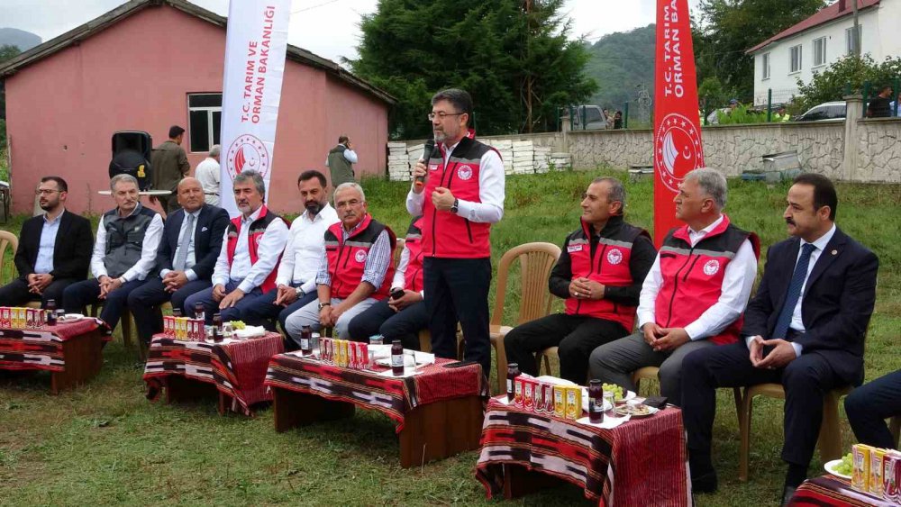 TARIM VE ORMAN BAKANI İBRAHİM YUMAKLI: "TMO SİLOSUNDAKİ PATLAMADA ETKİLENEN ÜRÜN 15 BİN TON". TÜRKİYE'DE, 15 BİN TONU GIDA ARZ GÜVENLİĞİNE BİR TEHDİT VEYA UNSUR OLARAK GÖSTERMEK, KONUYU BİLMEMEKTEN KAYNAKLANIR" DEDİ