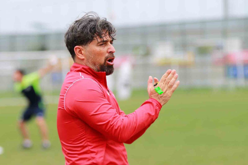 ÇAYKUR RİZESPOR, TRENDYOL SÜPER LİG'İN İLK HAFTASINDA YARIN SAAT 21.45'TE DEPLASMANDA OYNAYACAĞI ADANA DEMİRSPOR MAÇI HAZIRLIKLARINI, BUGÜN YAPTIĞI ANTRENMANLA TAMAMLADI