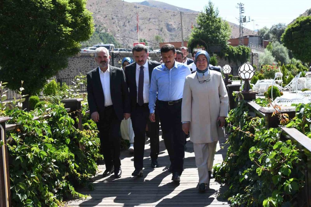 AK PARTİLİ HAMZA DAĞ: "SEÇİMDEN SONRA DAĞILACAKLAR DEMİŞTİK, UN UFAK OLDULAR" DEDİ