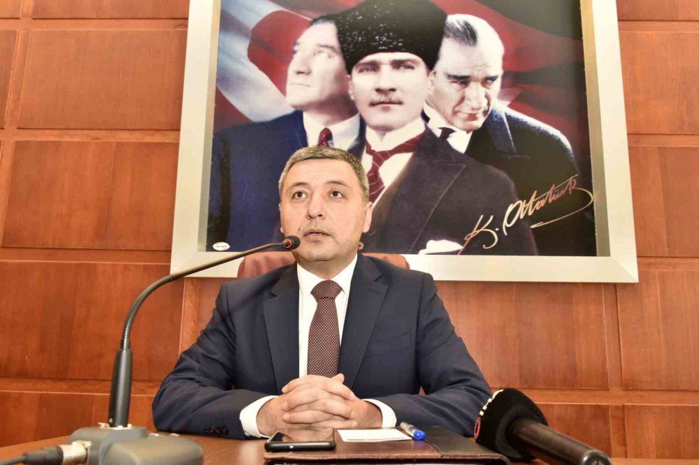 RESMİ GAZETE'DE YAYIMLANAN VALİLER KARARNAMESİ İLE ANKARA ELMADAĞ KAYMAKAMLIĞINDAN GÜMÜŞHANE VALİLİĞİNE ATANAN ALPER TANRISEVER GÖREVİNE BAŞLADI