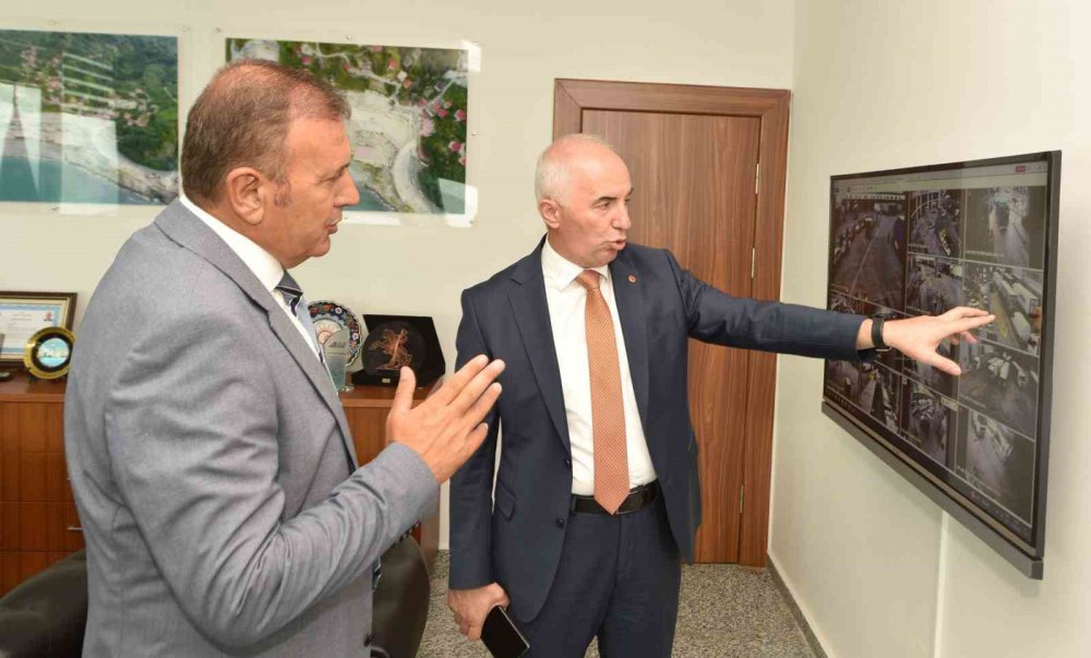 TRABZON TİCARET VE SANAYİ ODASI BAŞKANI ERKUT ÇELEBİ: "SARP’TA PERSONEL SAYISI ARTIRILMALI, FİZİKİ ŞARTLAR İYİLEŞTİRİLMELİ" DEDİ