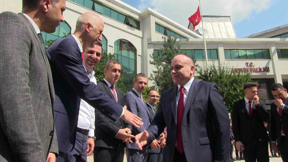 VALİLER KARARNAMESİ İLE SİNCAN KAYMAKAMLIĞI'NDAN ARTVİN VALİLİĞİNE ATANAN CENGİZ ÜNSAL GÖREVİNE BAŞLADI