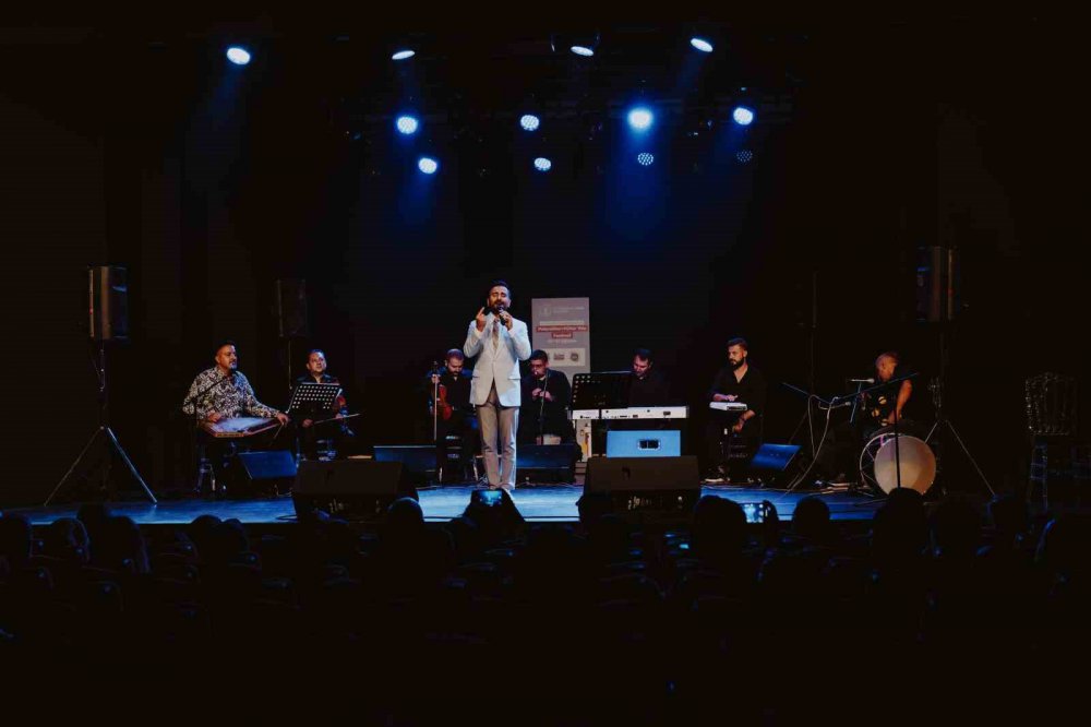 KÜLTÜR VE TURİZM BAKANLIĞI TARAFINDAN TÜRKİYE'NİN ULUSLARARASI MARKA DEĞERİNE KATKIDA BULUNMAK ÜZERE BU YIL 11 ŞEHİRDE DÜZENLENEN TÜRKİYE KÜLTÜR YOLU FESTİVALLERİNİN ERZURUM DURAĞINDAKİ ETKİNLİK TÜM HIZIYLA SÜRÜYOR