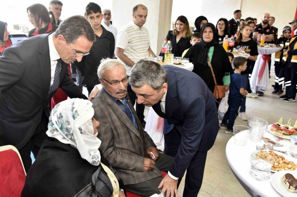 GÜMÜŞHANE'DE 30 AĞUSTOS ZAFER BAYRAMININ 101.YILDÖNÜMÜ DÜZENLENEN TÖRENLERLE KUTLANDI