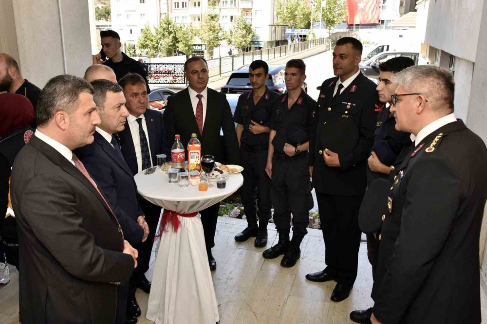 GÜMÜŞHANE'DE 30 AĞUSTOS ZAFER BAYRAMININ 101.YILDÖNÜMÜ DÜZENLENEN TÖRENLERLE KUTLANDI