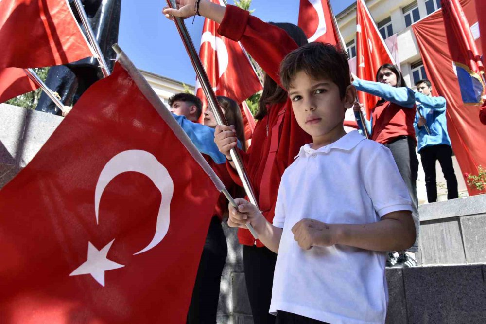 GÜMÜŞHANE'DE 30 AĞUSTOS ZAFER BAYRAMININ 101.YILDÖNÜMÜ DÜZENLENEN TÖRENLERLE KUTLANDI