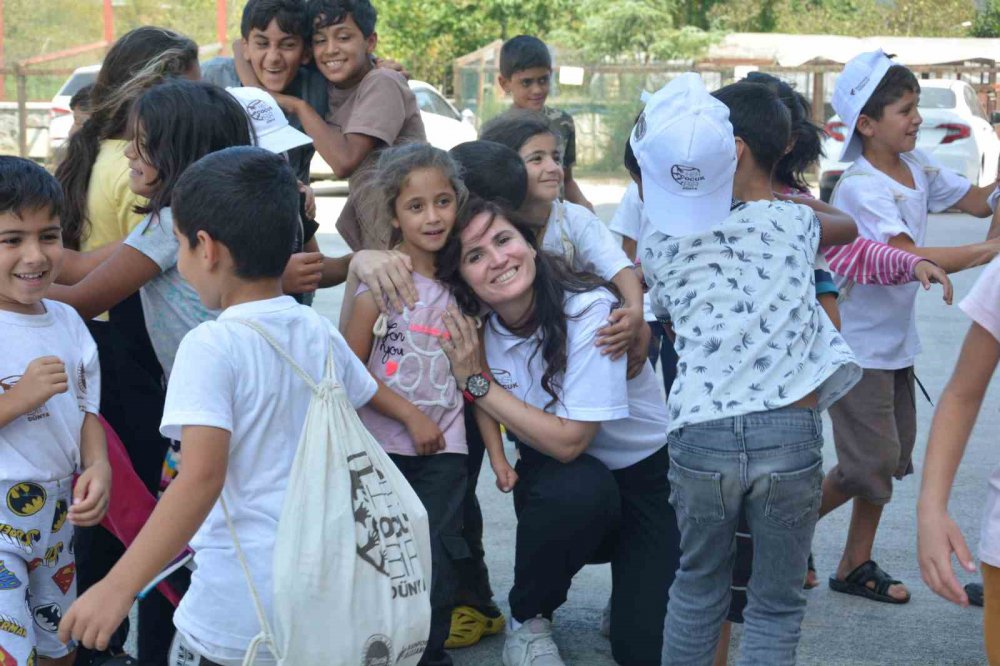 ORDU'NUN İKİZCE İLÇESİNDE TÜRKİYE'NİN FARKLI İLLERİNDEN GELEN MEVSİMLİK TARIM İŞÇİLERİNİN ÇOCUKLARINA YÖNELİK GERÇEKLEŞEN PROJE İLE EĞİTİM VE SOSYAL ALANLARINA DESTEK VERİLMESİ SAĞLANIYOR