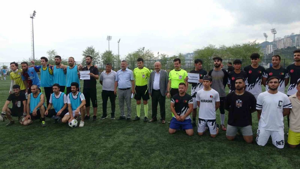 AFGANİSTAN HAZARALARI KÜLTÜR VE DAYANIŞMA DERNEĞİ TRABZON’DA DOSTLUK VE KARDEŞLİĞİ PEKİŞTİRMEK AMACIYLA FUTBOL TURNUVASI DÜZENLEDİ. 2 GÜN SÜRECEK TURNUVADA 16 TAKIM MÜCADELE EDECEK