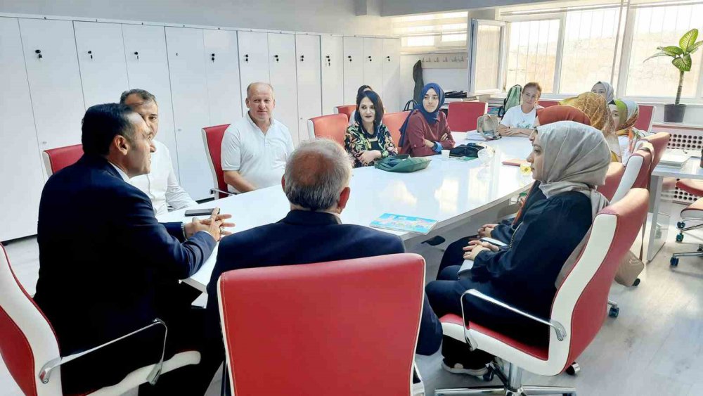 11 EYLÜL'DE BAŞLAYACAK YENİ EĞİTİM ÖĞRETİM YILI ÖNCESİNDE OKUL ÖNCESİ, İLKOKUL 1 VE LİSE 9. SINIF ÖĞRENCİLERİ İÇİN HAZIRLANAN OKULA UYUM PROGRAMI BUGÜN İTİBARIYLA BAŞLADI