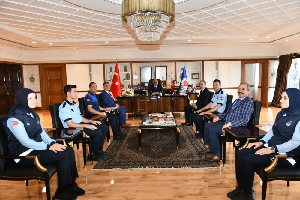 TRABZON BÜYÜKŞEHİR BELEDİYE BAŞKANI MURAT ZORLUOĞLU, ZABITA TEŞKİLATI'NIN 197. KURULUŞ YILDÖNÜMÜ DOLAYISIYLA ZABITA DAİRESİ BAŞKANLIĞI PERSONELİYLE BİR ARAYA GELDİ