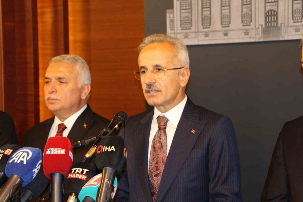 ULAŞTIRMA VE ALTYAPI BAKANI ABDULKADİR URALOĞLU TRABZON'DA.BAKAN URALOĞLU ,  “TRABZONUMUZA YENİ BİR HAVALİMANI KAZANDIRMAK İÇİN ÇALIŞMALARA BAŞLADIK” DEDİ