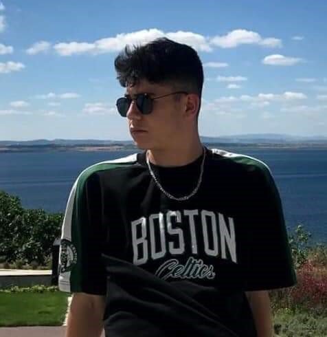 ARTVİN'İN ARDANUÇ İLÇESİ TOSUNLU KÖYÜ MEVKİİNDE MEYDANA GELEN TRAFİK KAZASINDA 16 YAŞINDA EGEMEN LEVENT HAYATINI KAYDETTİ, SÜRÜCÜ GÖKDENİZ TEKİN VE BORA GÜREŞ YARALANDI