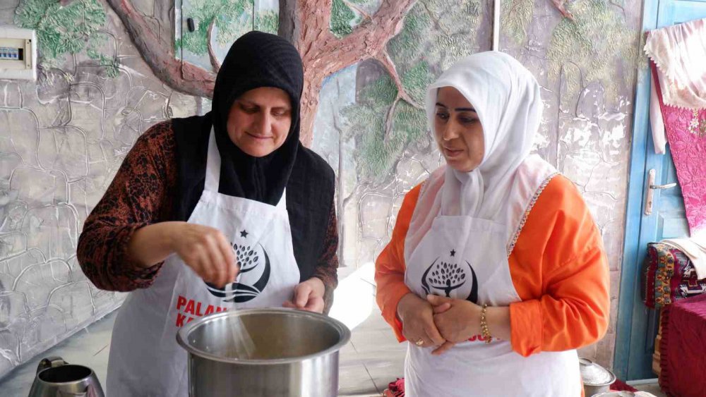 ERZURUM TİCARET BORSASI TARAFINDAN 2021 YILINDA TÜRKPATENT KURUMUNA MAHREÇ İŞARETİ TESCİL İÇİN BAŞVURULAN ERZURUM HERLE AŞI ÇORBASI GEÇTİĞİMİZ GÜNLERDE COĞRAFİ İŞARET ALDI