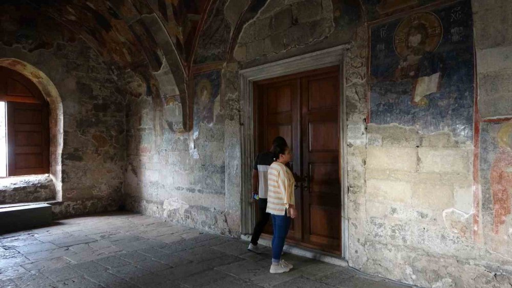 TRABZON'UN TARİHİ VE TURİSTİK YERLERİ BUGÜNLERDE ÖZELLİKLE ARAP TURİSTLERİN OKULLARIN AÇILMASI İLE ÜLKELERİNE GERİ DÖNÜŞÜYLE BİRLİKTE EN TENHA GÜNLERİ YAŞIYOR