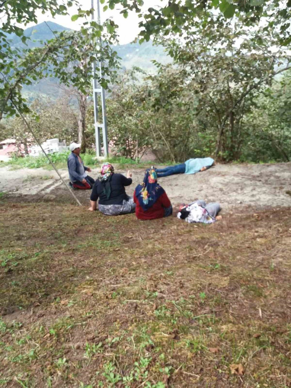 TRABZON'UN YOMRA İLÇESİNDE İKİ KARDEŞ ARASINDA YOL VE ARAÇ PARK ETME MESELESİ YÜZÜNDEN ÇIKAN KAVGADA ŞÜKRÜ IĞCI KARDEŞİ OSMAN IĞCI VE YENGESİ NECLA IĞCI'YI SİLAHLA VURARAK ÖLDÜRDÜ