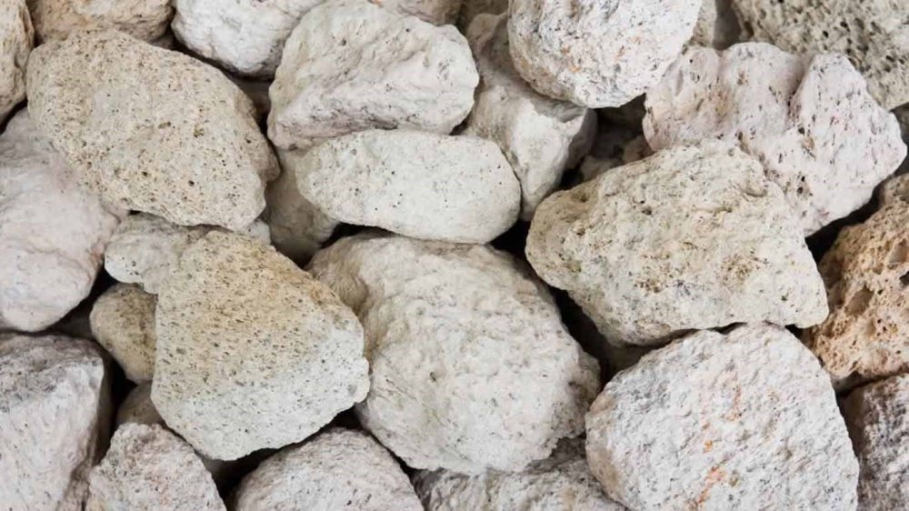 VOLKANİK VE METAMORFİK OLAYLARA UĞRAMASI SONUCU DOĞU ANADOLU BÖLGESİ'NİN VE ÖZELLİKLE YUKARI FIRAT BÖLÜMÜ'NÜN, ÜLKEMİZİN MADEN ÇEŞİTLİLİĞİ VE KAYNAĞININ EN FAZLA YOĞUN BÖLGESİ OLDUĞU İFADE EDİLDİ