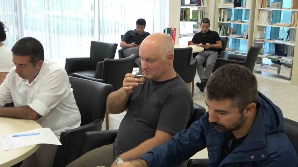 ALMANYA, BULGARİSTAN, BELÇİKA VE POLONYA'DAN GELEN 5 GAZETECİ VE YAZAR RİZE'YE GELEREK ÇAYIN BAHÇEDEN BARDAĞA KADAR OLAN SERÜVENİNİ YERİNDE ÖĞRENDİ