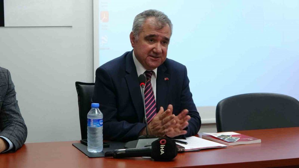 FINDIKTA ÖNEMLİ ZARARLARA YOL AÇAN HALK ARASINDA "DRAKULA" OLARAK BİLİNEN TURUNÇGİL UZUN ANTENLİ TEKE BÖCEĞİ İLE TEHDİDİN ŞU AN İÇİN SÖZ KONUSU OLMADIĞI BELİRTİLDİ