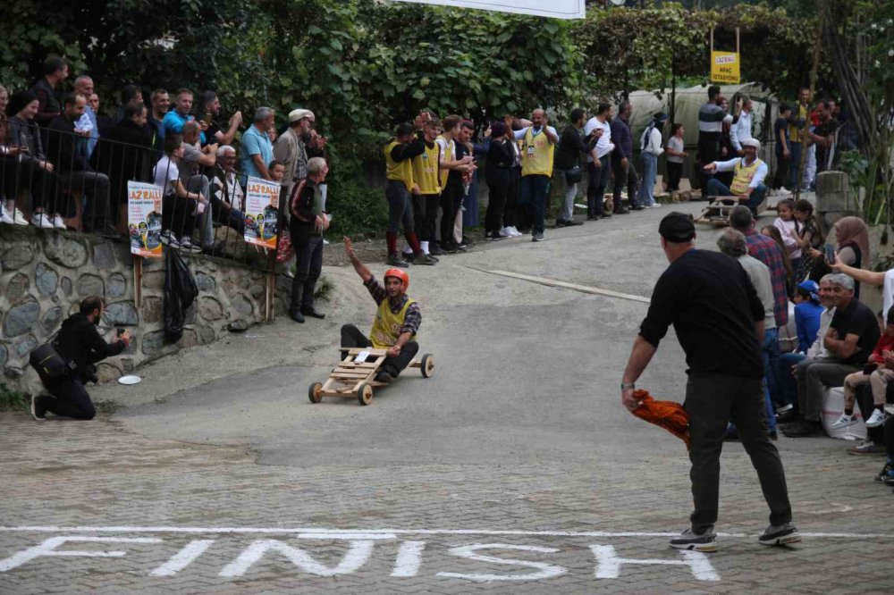 RİZE’NİN ÇAMLIHEMŞİN İLÇESİ DİKKAYA KÖYÜ'NDE BU YIL 10.KEZ DÜZENLENEN LAZRALLİ TAHTA ARABA YARIŞLARI HER YIL OLDUĞU GİBİ BU YIL DA GÖRÜNTÜLERE SAHNE OLDU