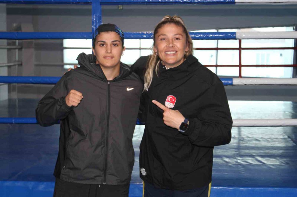 2024 PARİS OLİMPİYAT OYUNLARI İÇİN ORDU'DA KAMPA GİREN MİLLİ BOKSÖR BUSENAZ SÜRMENELİ, "TEKRAR OLİMPİYAT ŞAMPİYONU OLMAK İSTİYORUM. ÇÜNKÜ BUNU BAŞARABİLECEK GÜÇ VE YETENEKTE OLDUĞUMU DÜŞÜNÜYORUM" DEDİ