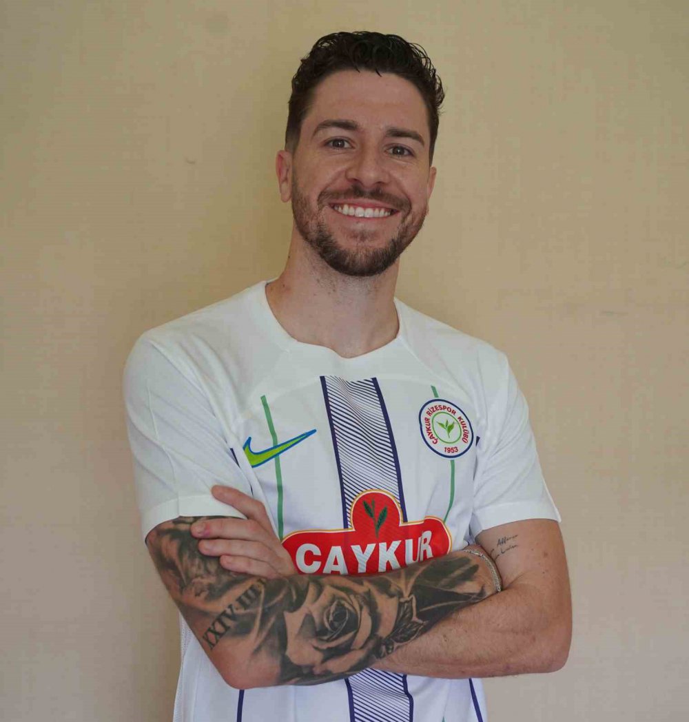 ÇAYKUR RİZESPOR’UN TRANSFERLERİNİN YAŞ ORTALAMASI 23.8. SÜPER LİG'İN YENİ EKİPLERİNDEN ÇAYKUR RİZESPOR, YENİ SEZONDA KADROSUNA 16 OYUNCU İLE ANLAŞMA SAĞLADI