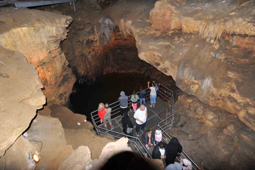 TRABZON'DA GEÇTİĞİMİZ YAZ KIZLAR MANASTIRI, ÇAL MAĞARASI VE ŞEHİR MÜZESİ'Nİ TOPLAM 206 BİN 855 YERLİ VE YABANCI TURİST ZİYARET ETTİ