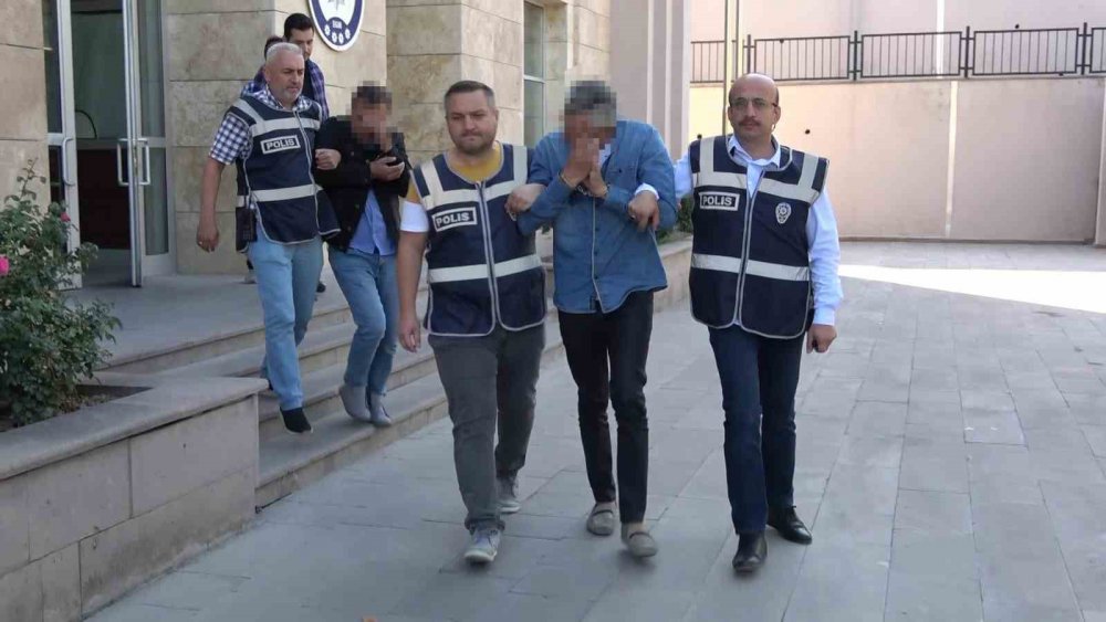 AMASYA'DA KUYUMCULARA DÜŞÜK AYARLI ALTINI "22 AYAR" DİYE SATARAK 90 BİN TL'DEN FAZLA HAKSIZ KAZANÇ ELDE ETTİKLERİ İDDİA EDEN 2 KİŞİ, POLİS TARAFINDAN YAKALANDI