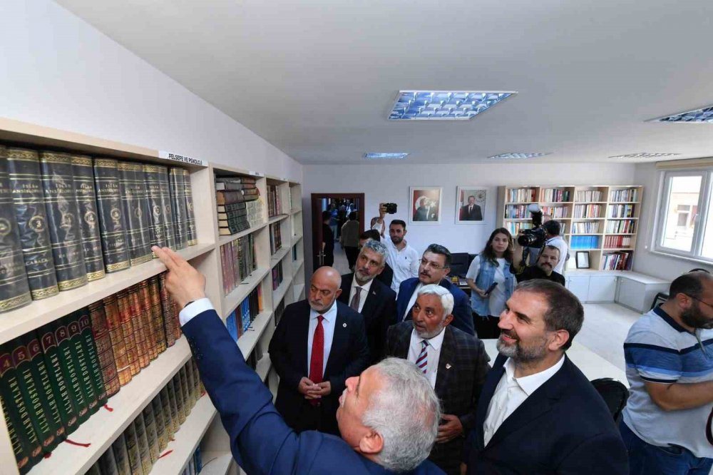 TRABZON'UN ORTAHİSAR İLÇESİNDE MURAT YÜKSEL AKADEMİK ARAŞTIRMA KÜTÜPHANESİ HİZMETE AÇILDI